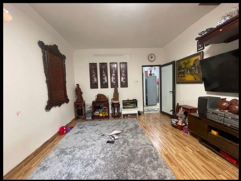 Bán Căn Hộ Tập thể Nguyễn Công Trứ 65m² - Hai Mặt Thoáng, Ô Tô Đỗ Cửa