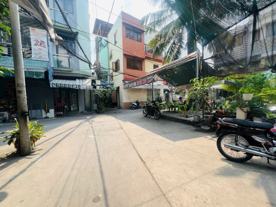 Bán nhà Phường 10 Tân Bình 47m² giá 5.x tỷ - Vị trí đẹp gần chợ!