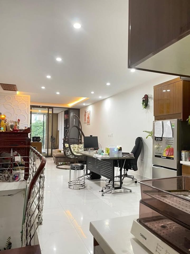 Nhà Phố Kinh Doanh 55m² 6 Tầng Thang Máy, Ô Tô Tránh Sát Ciputra, Tây Hồ - 15.6 Tỷ