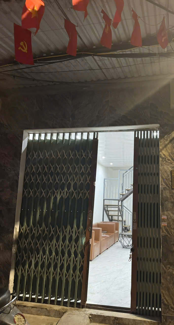 Cho thuê nhà 2 tầng 2 ngủ đủ đồ, ngõ 162 Đông Thiên, Hoàng Mai - 5 triệu/tháng