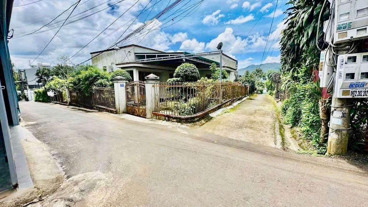 Bán Gấp Nhà Góc 2 Mặt Tiền Trần Quốc Toản, Bảo Lộc - 280m² Giá Tốt