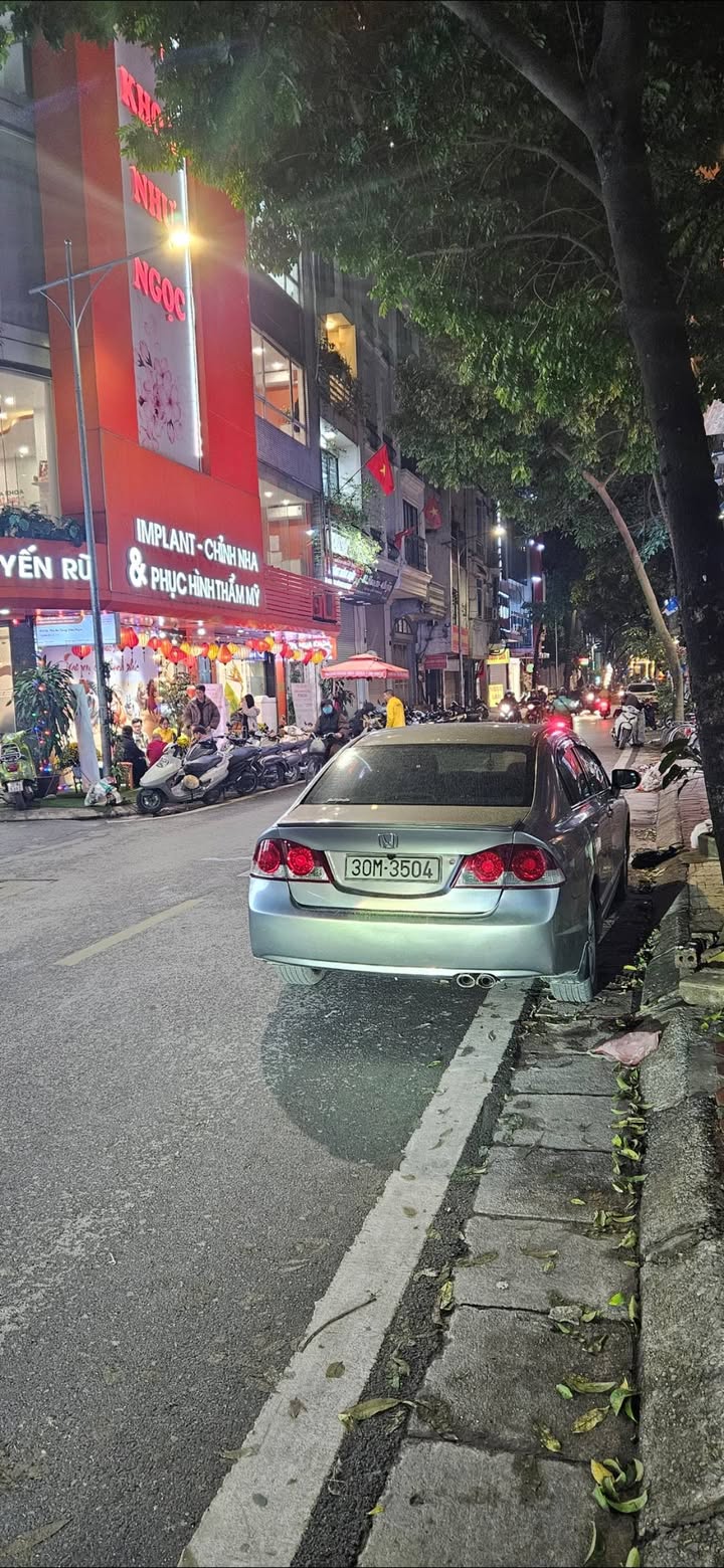 Nhà phố Hoàng Cầu Đống Đa 65m² - Kinh doanh, ô tô vào nhà!