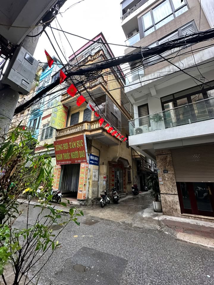 Nhà riêng Văn Cao, Ba Đình 35m²/sàn - Ô tô vào tận nhà!