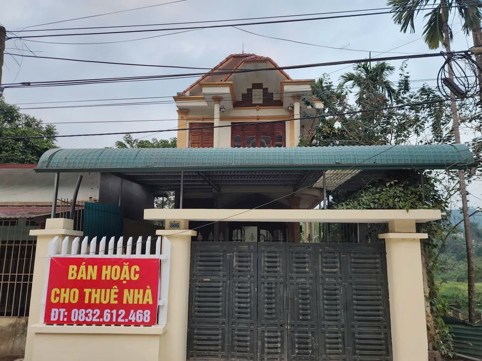 Bán nhà 3 tầng mặt QL6, Kỳ Sơn, Hòa Bình - 250m², 2 mặt tiền, giá 3 tỷ