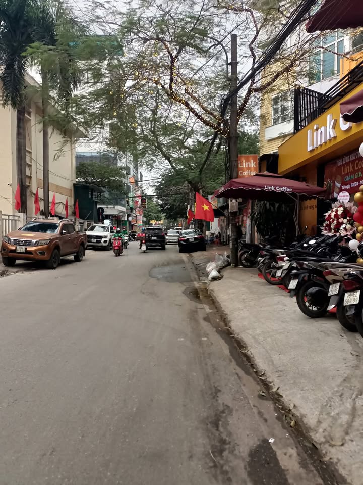 Nhà riêng Mỹ Đình 40m² - Lô góc 2 thoáng, ô tô lý thuyết