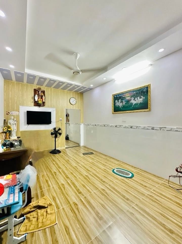 Nhà phố Phạm Văn Hai, Q3 90m² - Sẵn sàng ở ngay, kinh doanh đắc địa!