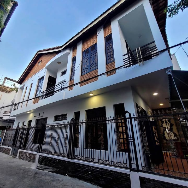 Nhà Lô Góc Mặt Tiền Tiên Sơn, Đà Nẵng - 110m² Kinh Doanh Đa Ngành