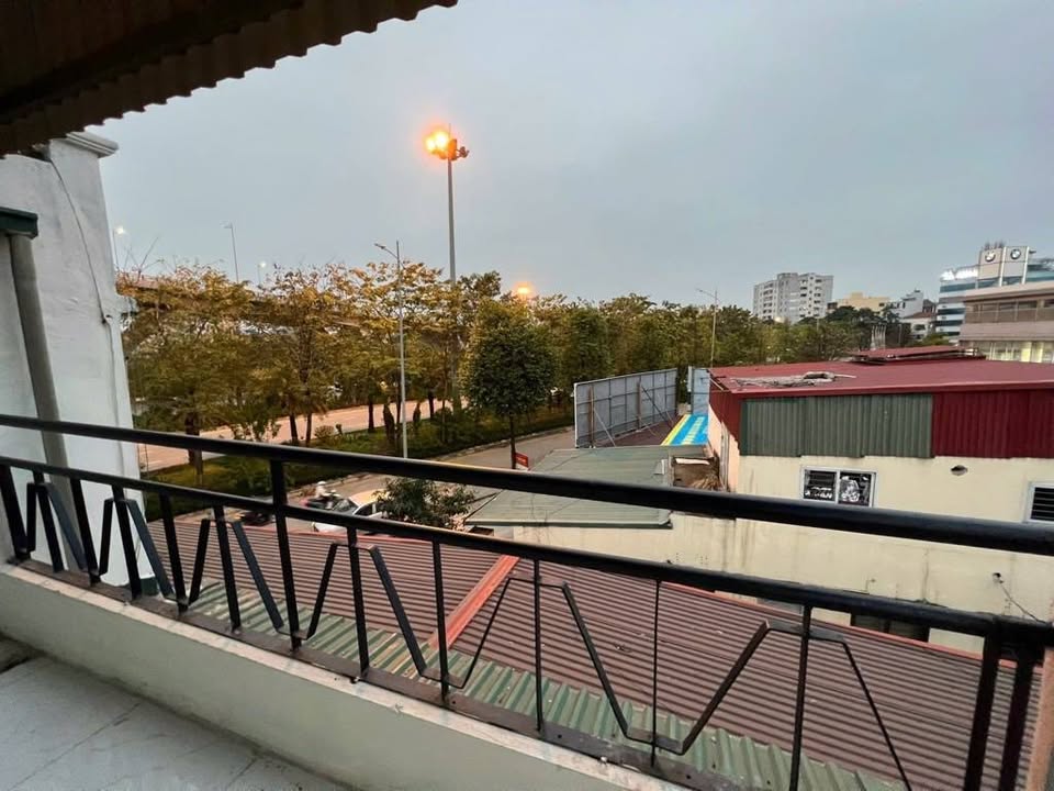 Nhà riêng Long Biên 53m² nhỉnh 5 tỷ - Ô tô vào tận nhà!