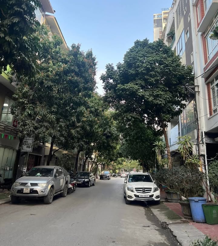 Nhà Mộ Lao 40m² - 5 Tầng, MT 4m, Ô Tô Tránh - Giá 1x Tỷ