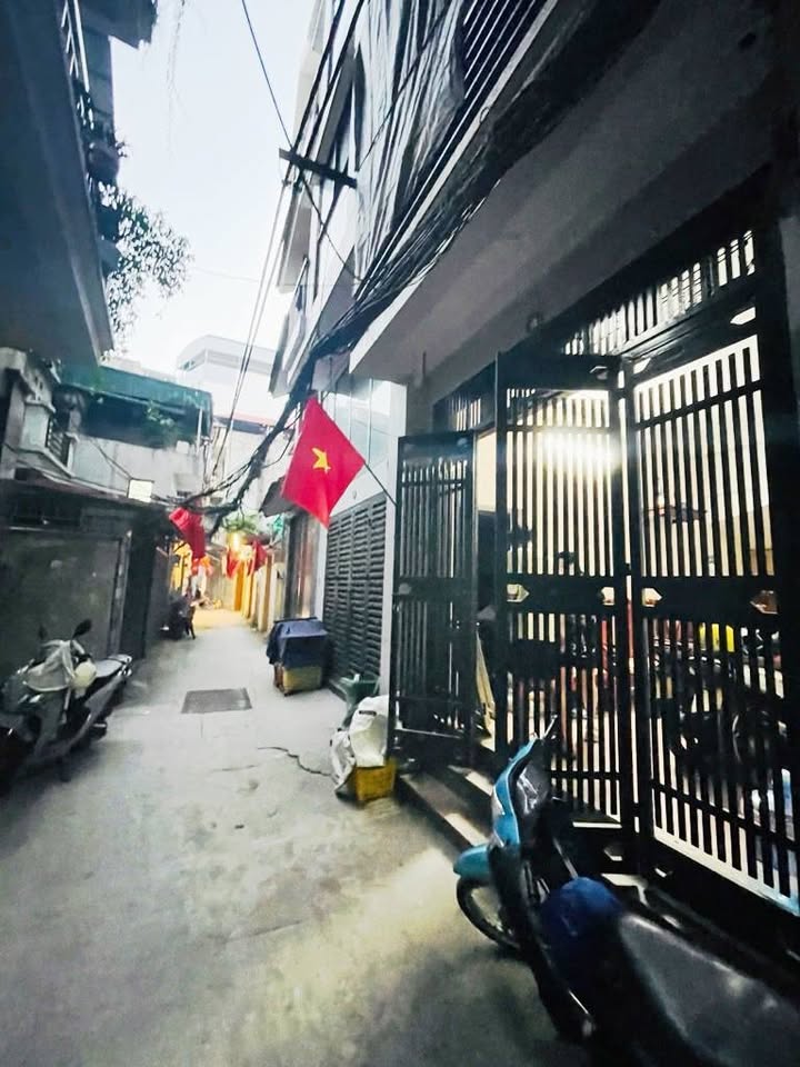 Nhà Phố Yên Nghĩa 35m² x 4 Tầng - Sổ Đỏ Vuông Vắn, Giá Hơn 3 Tỷ