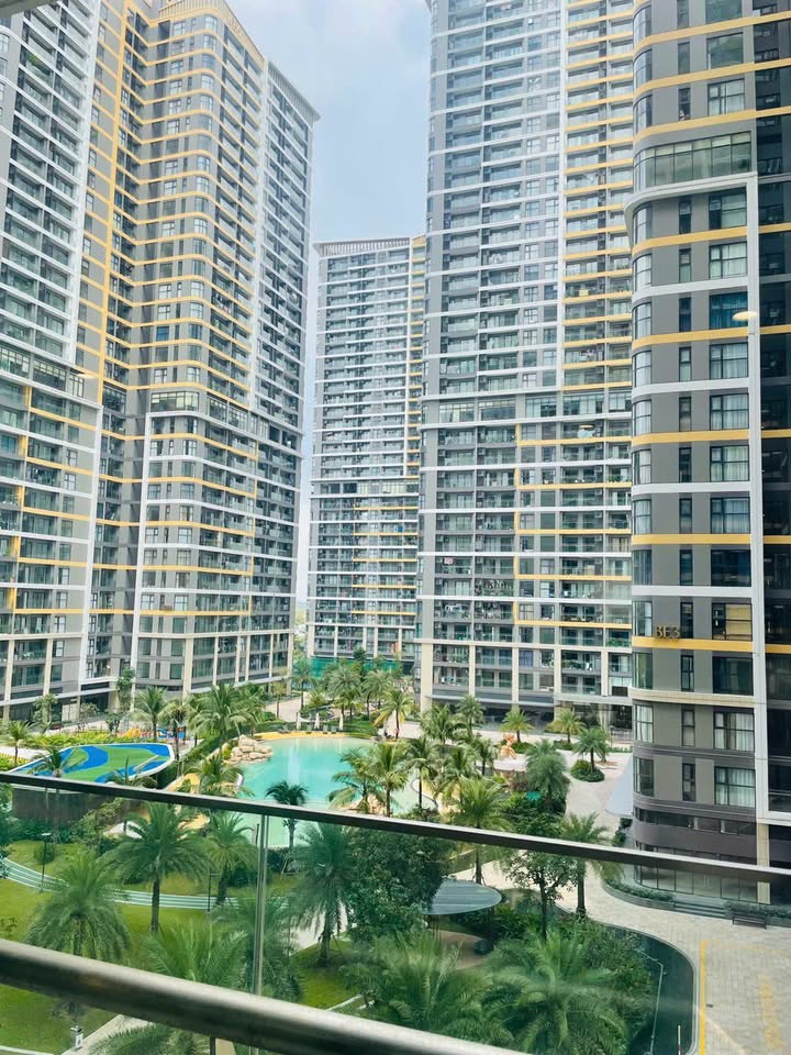 Studio Phân Khu BE 32m² - View Hồ Bơi Giá 2.5 Tỷ