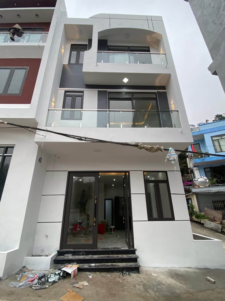 Bán Townhouse Góc 3 Tầng Đường 4m Hạ Long - 60.8m² Sổ Hồng Riêng