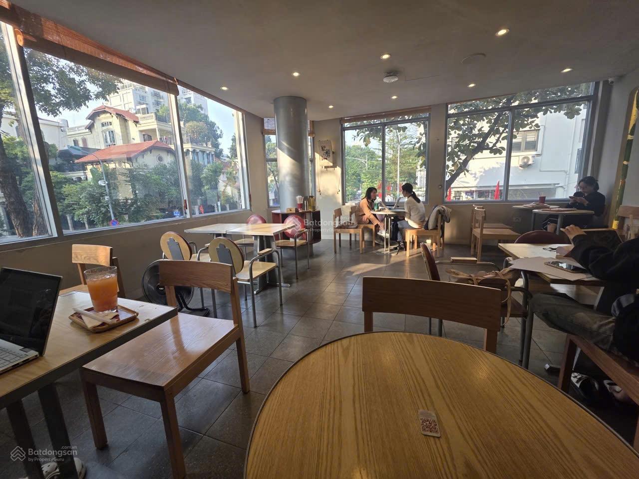 Nhà mặt phố Hoàn Kiếm 50m² - Mặt tiền kinh doanh đắc địa!