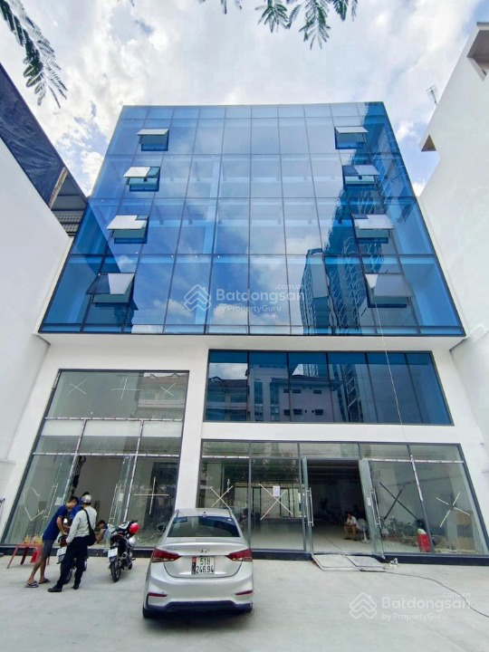 Cho thuê nhà mặt tiền Đề Thám, Quận 1 - 240m² kinh doanh sầm uất