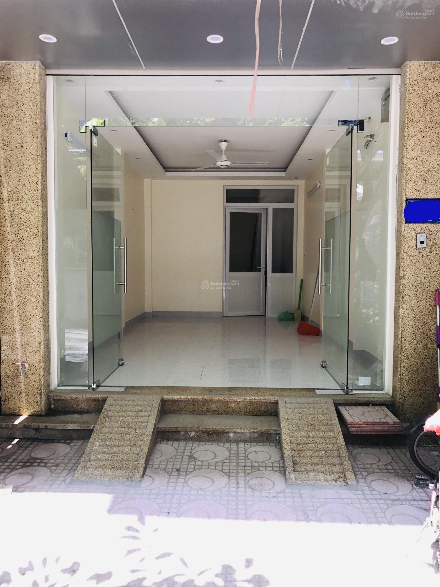 Cho thuê nhà Hào Nam 55m² x 5 tầng - Ô tô vào nhà, 20 triệu