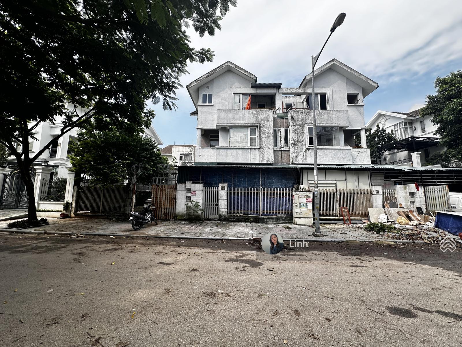 Cho thuê biệt thự Văn Phú, Hà Đông - 255m², nhà thô, 15 triệu/tháng