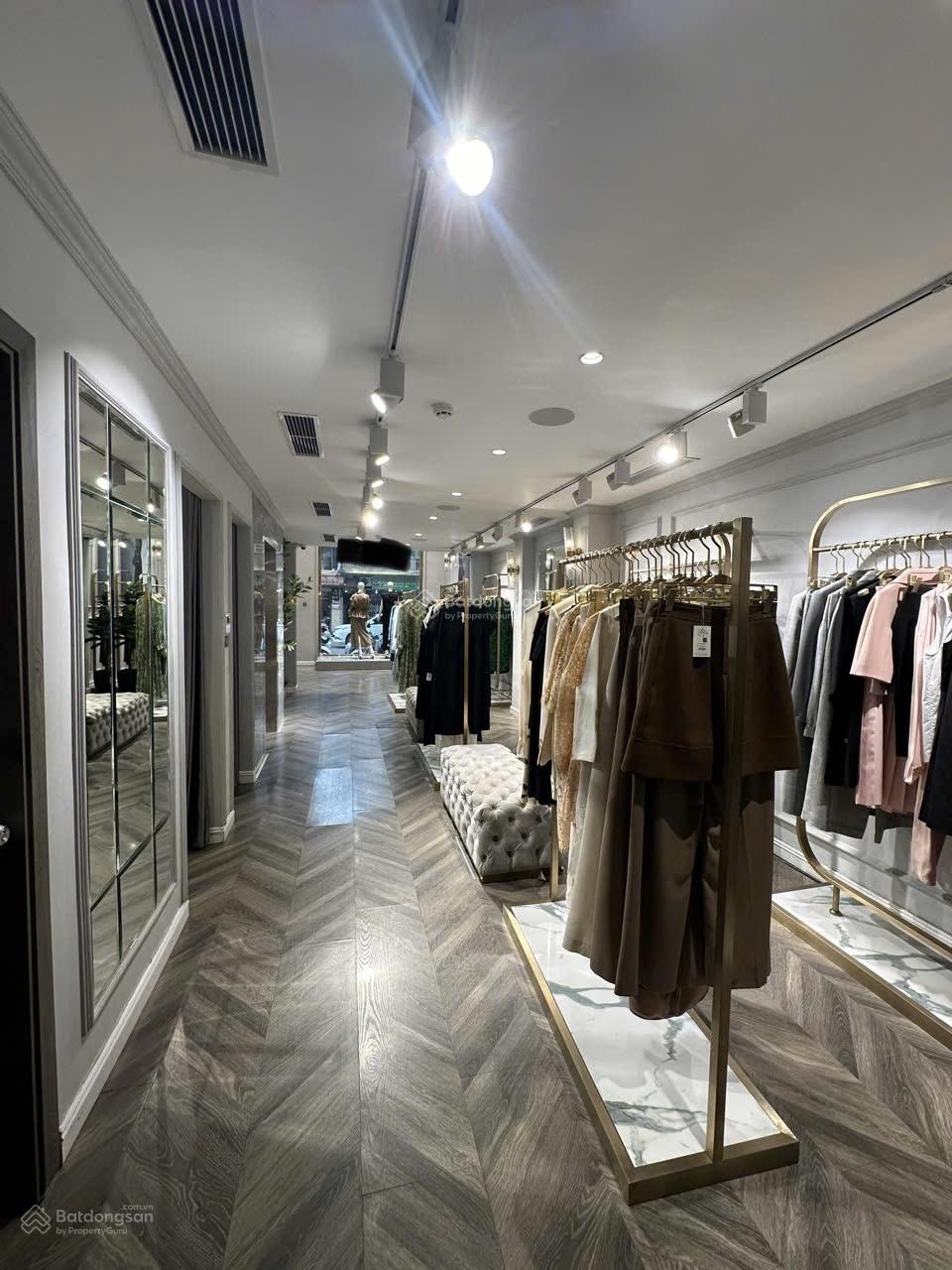 Nhà Phố Quán Thánh, Ba Đình 80m² - Mặt tiền kinh doanh đắc địa!