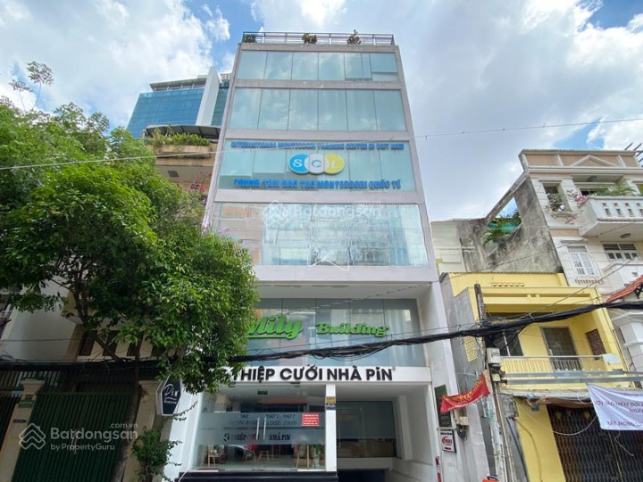 Nhà Phố Mặt Tiền CMT8 Quận 3 1000m² - Sẵn Sàng Kinh Doanh Ngay!