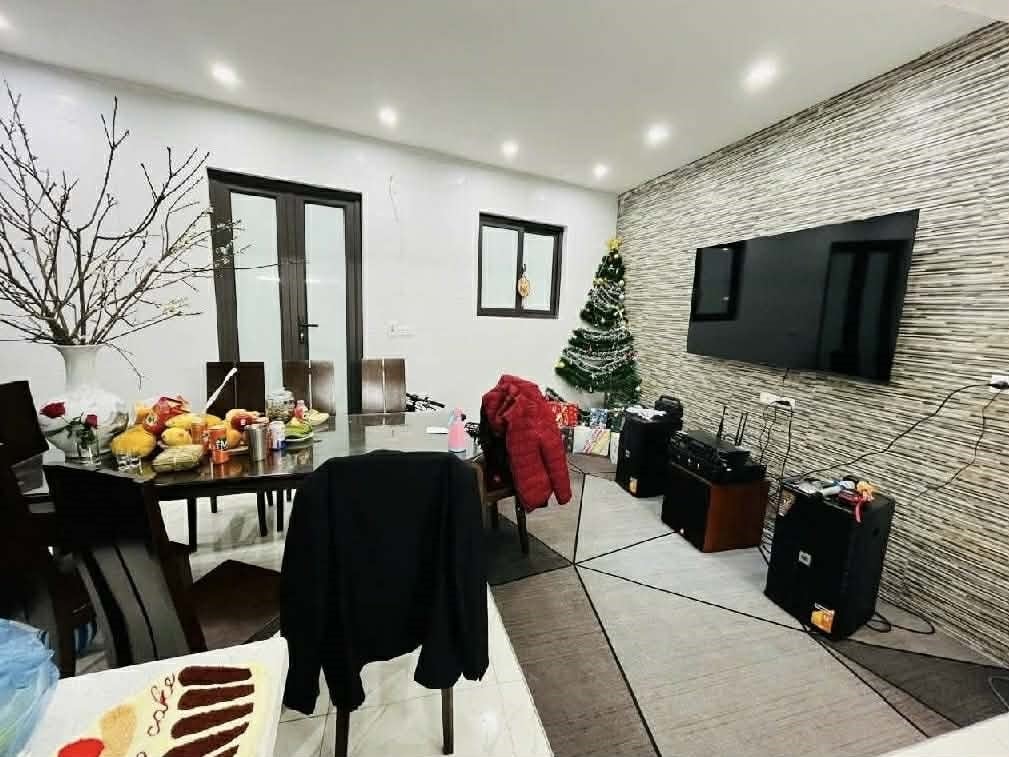 Nhà Lô Góc Khâm Thiên 75m², 4 Tầng - Về Ở Ngay, Ô Tô Đỗ Cửa