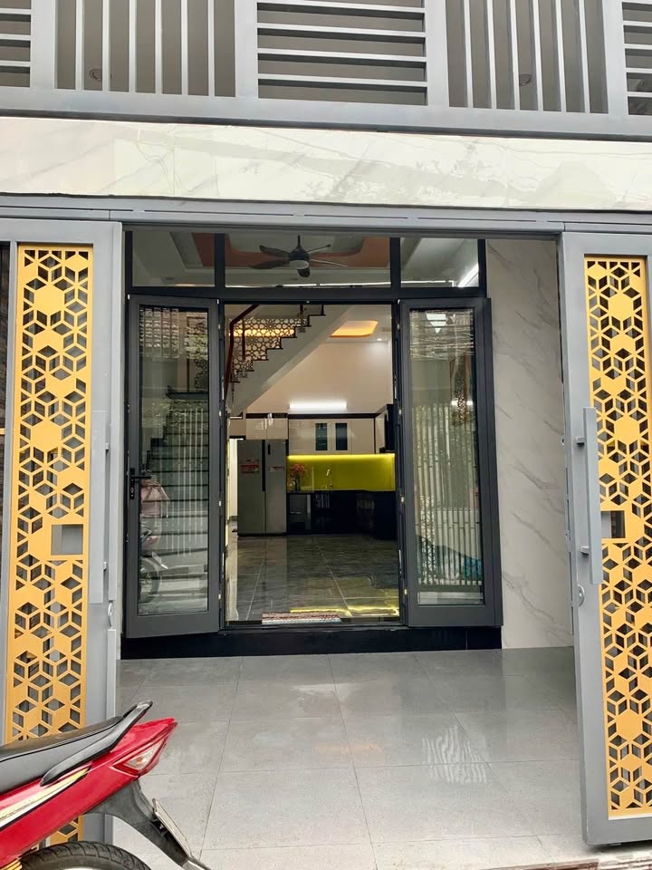 Nhà 3 Tầng Kiên Cố 65m² Hà Huy Tập, Thanh Khê - Ô Tô Gần Nhà, Giá 5 Tỷ