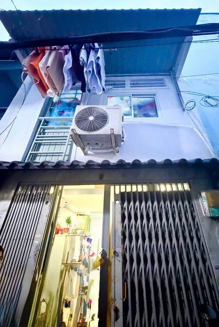 Bán nhà Phùng Tá Chu Bình Tân 15m² 1.3 tỷ - Giá tốt hiếm có!