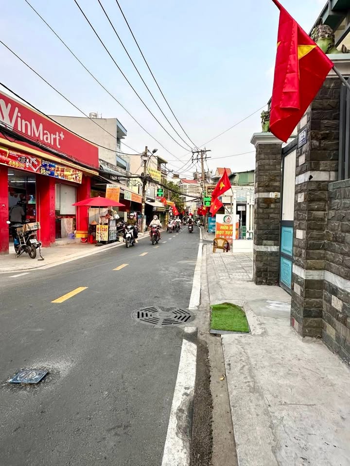 Nhà Riêng Lê Văn Việt, Quận 9 75m² giá hơn 4 tỷ - Sẵn sàng ở ngay!