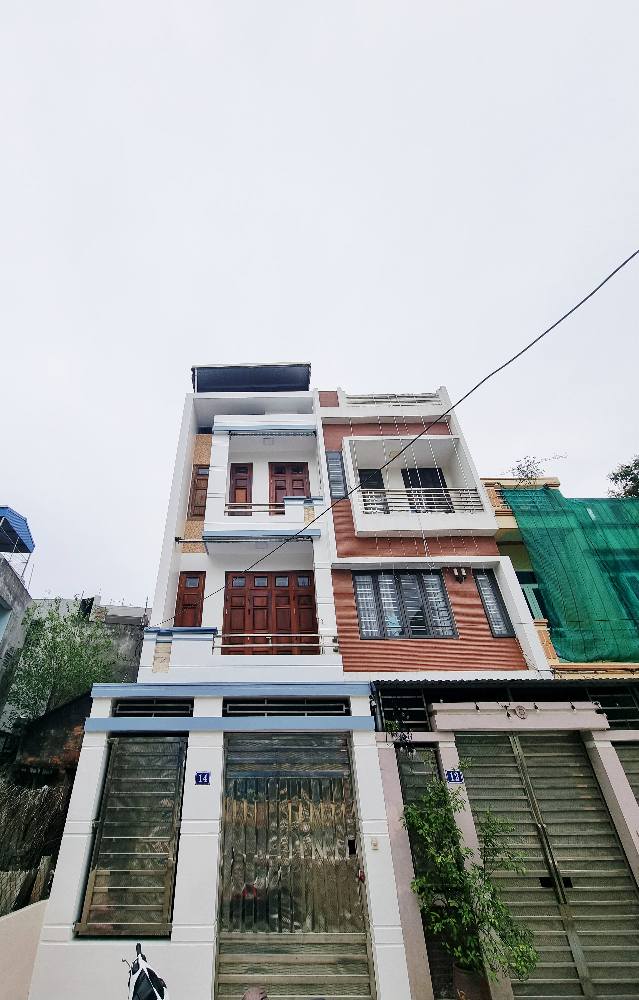 Nhà 4 Tầng Mặt Đường Nhánh Đô Thị Bãi Viên, Nam Định - 63m², 3.6 Tỷ