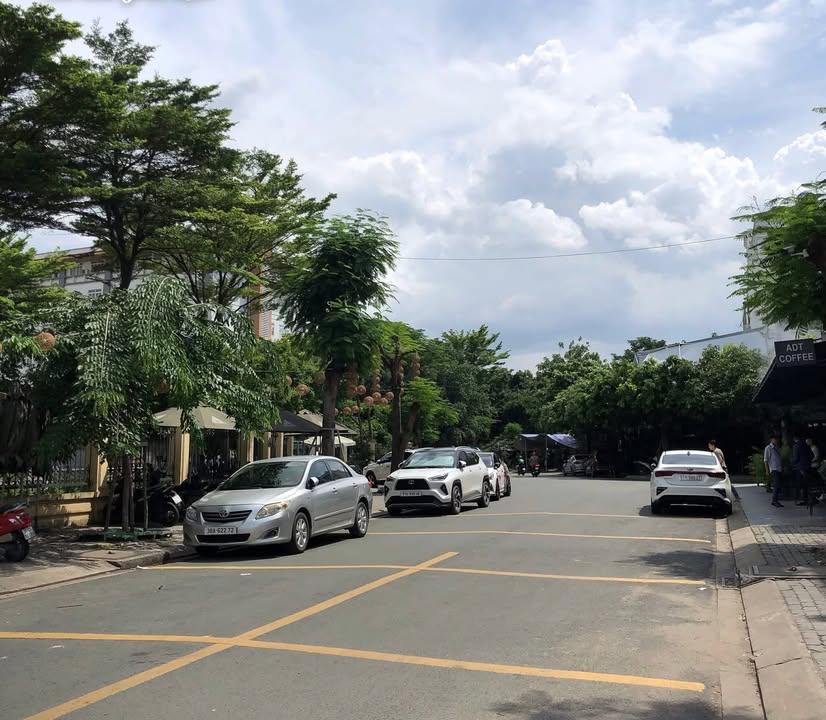 Nhà Phố Mặt Tiền Đỗ Xuân Hợp, Quận 9 - 100m² Kinh Doanh Đắc Lộc