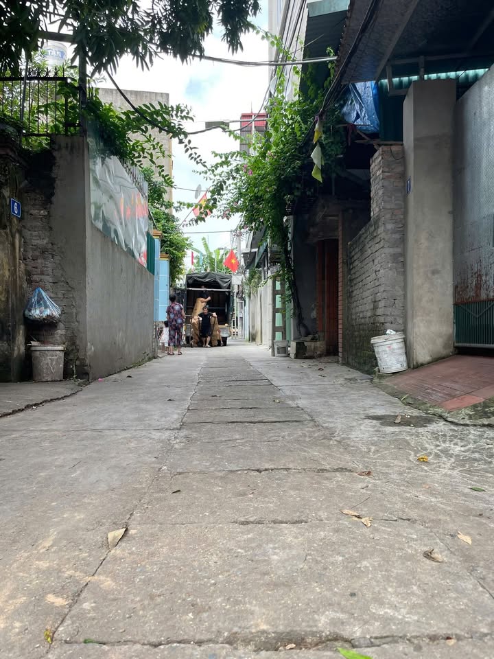 Bán nhà Cổ Bi Gia Lâm 46m² giá 6.1 tỷ - Vị trí đẹp, sổ hồng sẵn