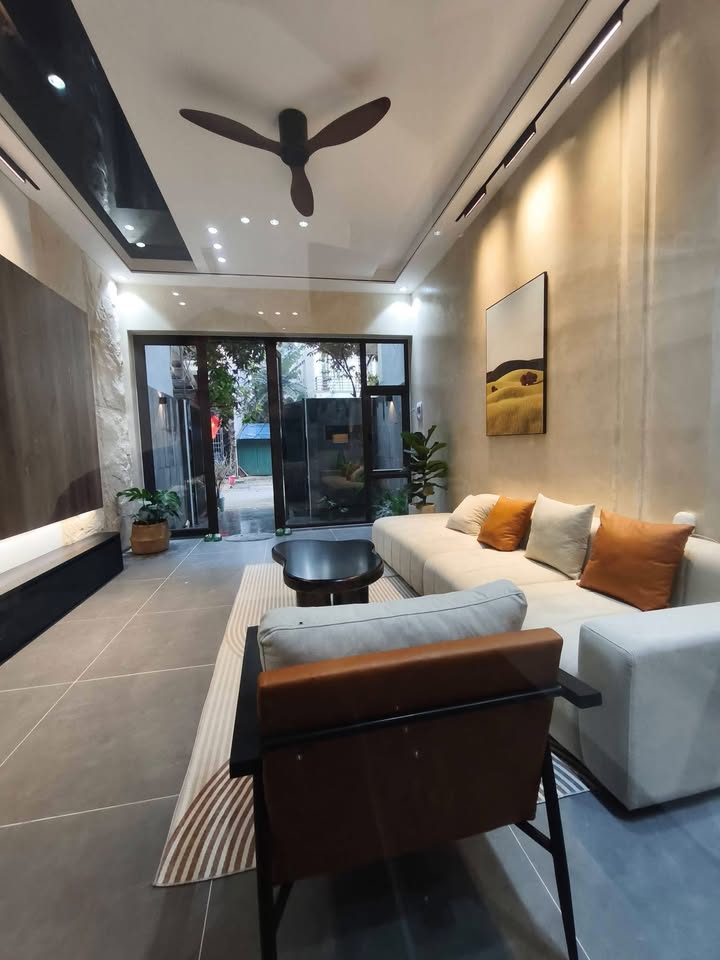 Nhà Mặt Đường Phạm Ngũ Lão 64m² giá 5.28 tỷ - Mặt tiền kinh doanh đắc địa!