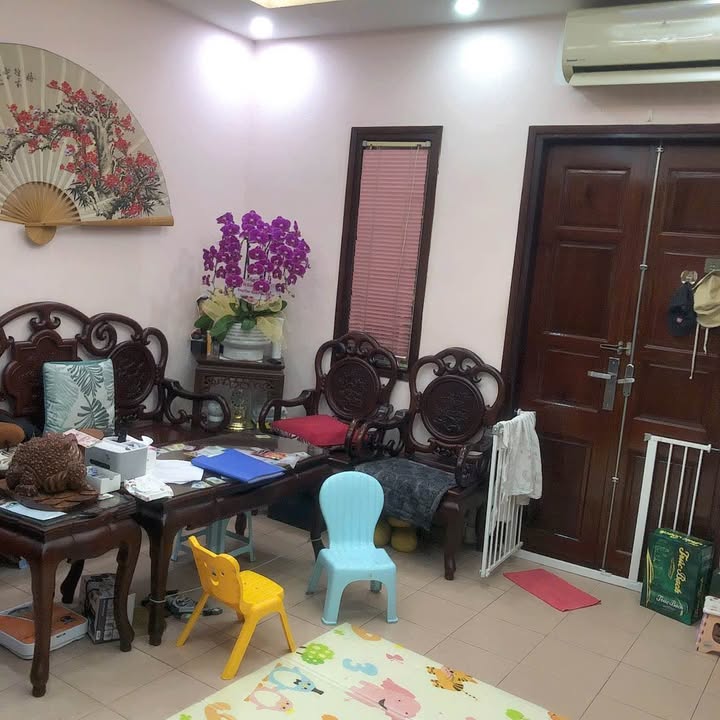 Căn hộ Tập thể QĐ Lý Nam Đế 60m² - 4 tỷ - Sổ hồng, Ô tô đỗ chân cầu thang