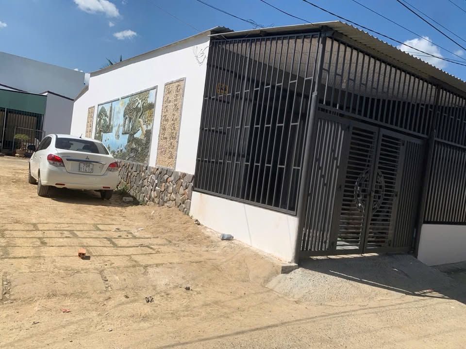 Bán nhà Diên Khánh 130m² giá 2.25 tỷ - Sẵn sàng ở ngay!