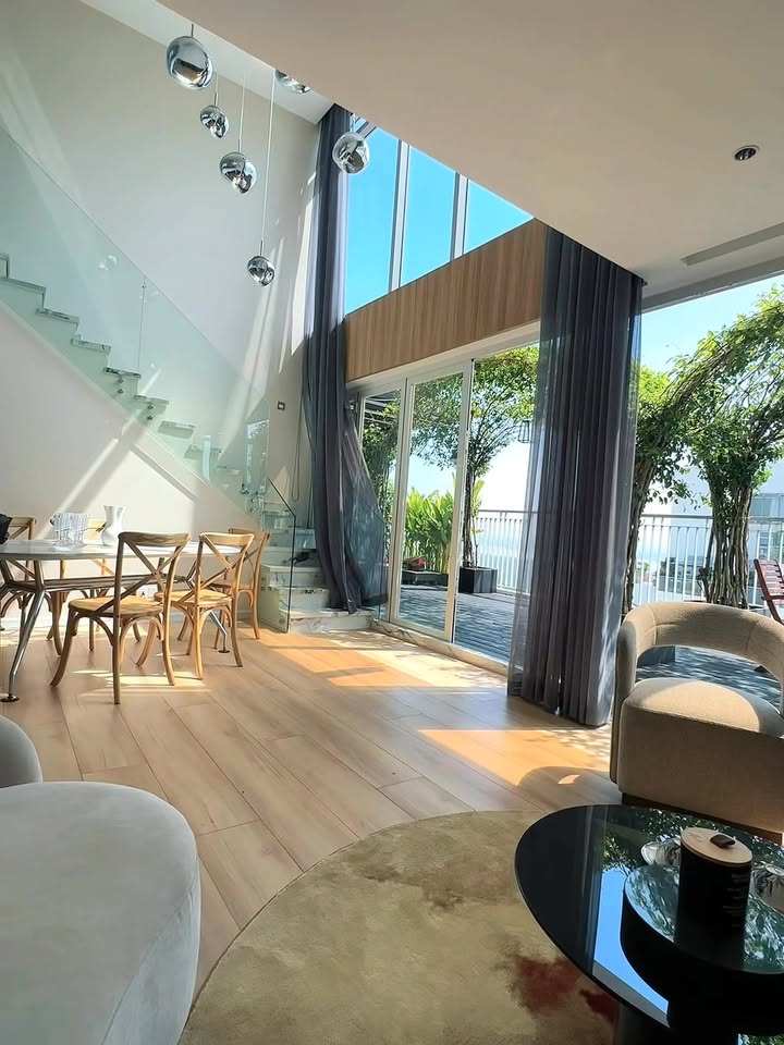 Căn hộ Penthouse Q7 Phú Mỹ 175m² - View Panorama Tuyệt Đẹp!