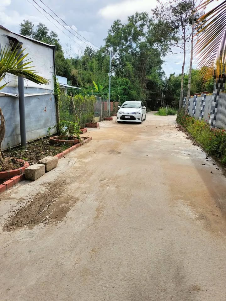 Bán Đất Hẻm Nguyễn Trãi Vị Thanh 370m² - Giá 420 Triệu, Sẵn Sổ