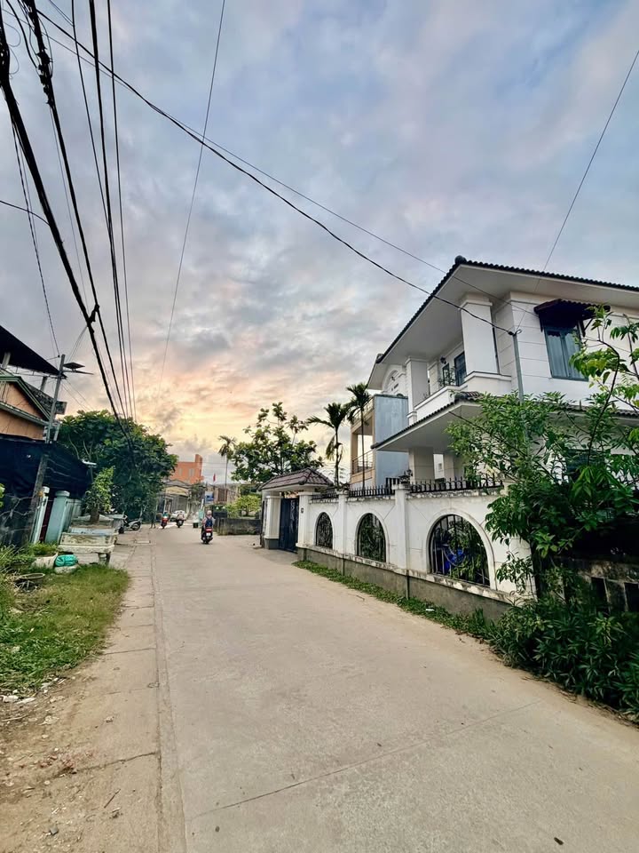 Nhà Mặt Tiền Nguyễn Đình Bảy, Huế - 100m², Ngang 8.2m, Giá 2.8 Tỷ