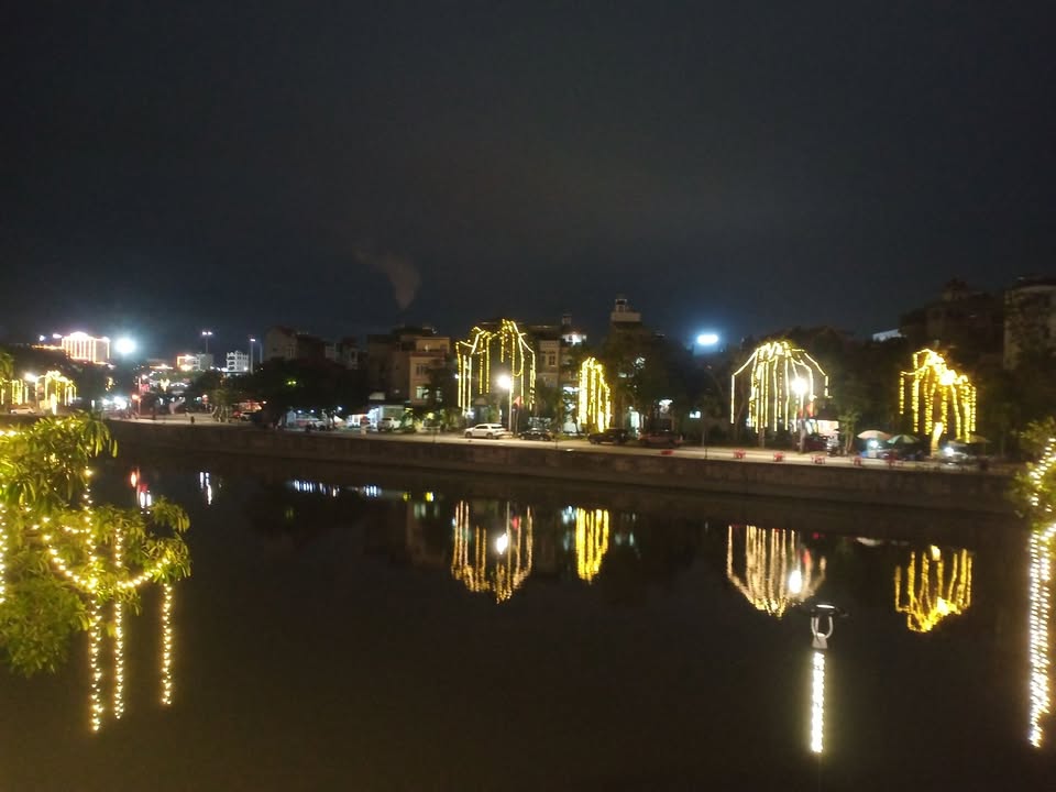 Cho thuê mặt bằng kinh doanh 2 mặt tiền trung tâm TP Uông Bí, Quảng Ninh