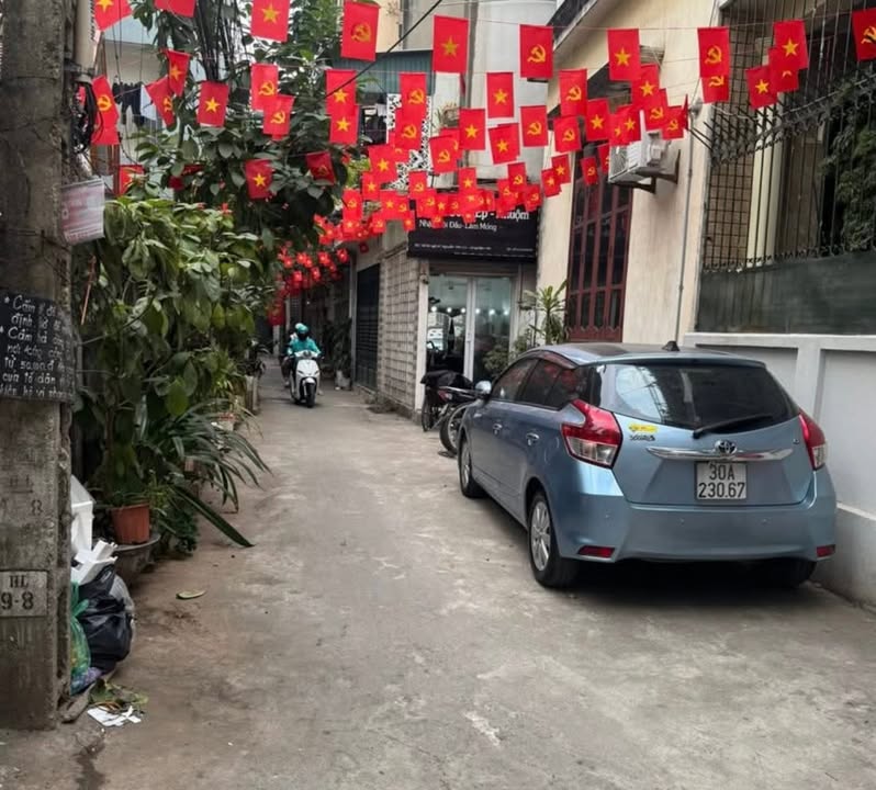 Bán nhà Nguyễn Văn Cừ 36m² giá 19 tỷ - Vị trí đẹp, ô tô vào tận nhà!