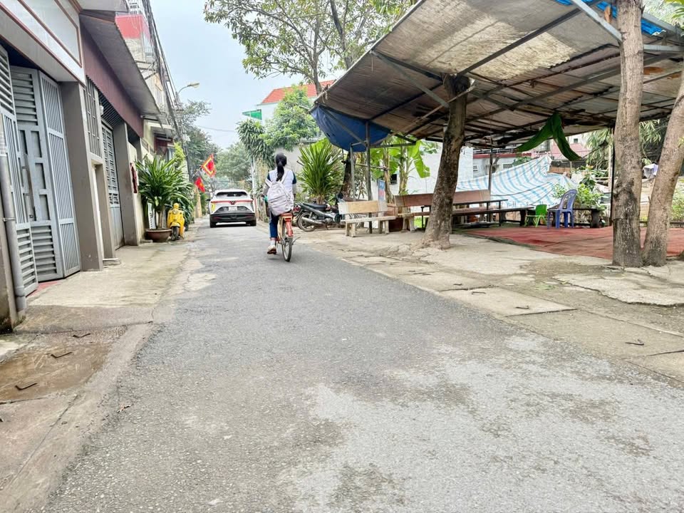 Nhà phố Sơn Tây 60m² - Sổ đỏ sẵn, ô tô vào tận nhà!