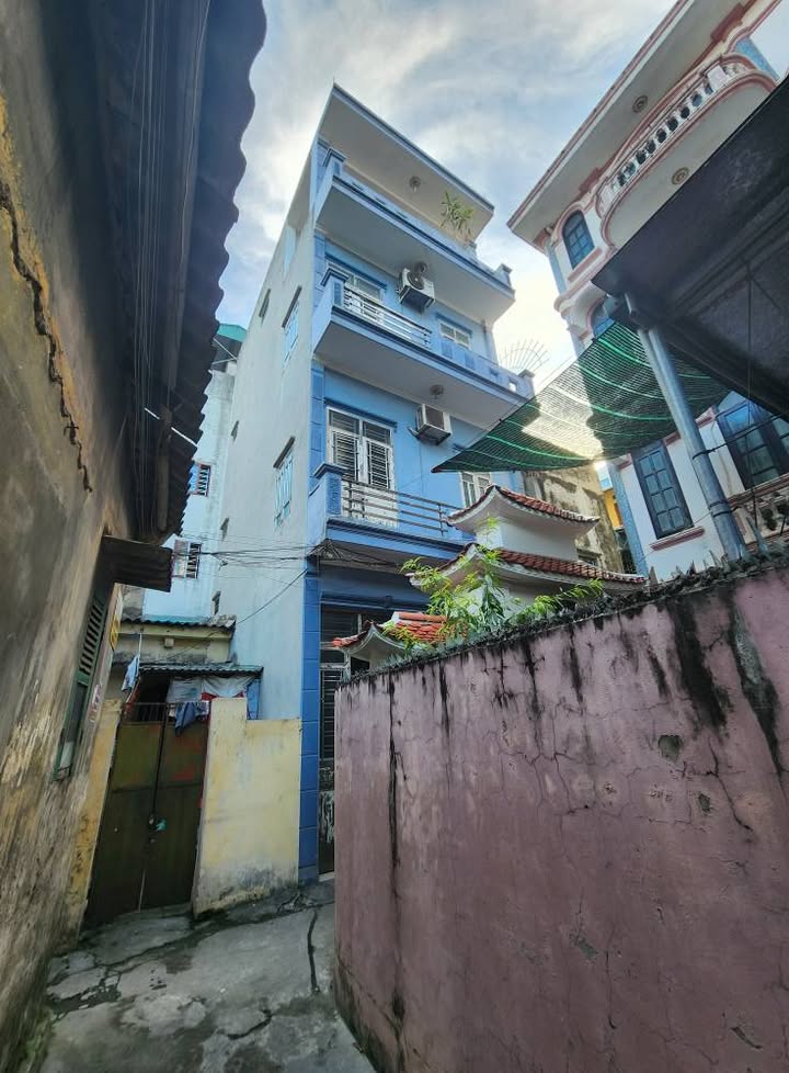 Nhà 4 Tầng Gần Mặt Phố Hoàng Hoa Thám, Hai Bà Trưng - 37m² Giá 2 Tỷ