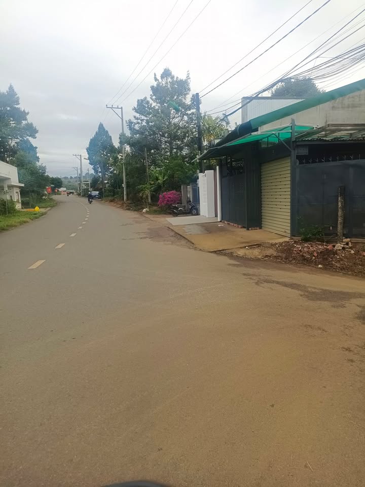 Nhà Phố Bảo Lộc 156m² giá 2.1 tỷ - Mặt tiền kinh doanh đắc địa!