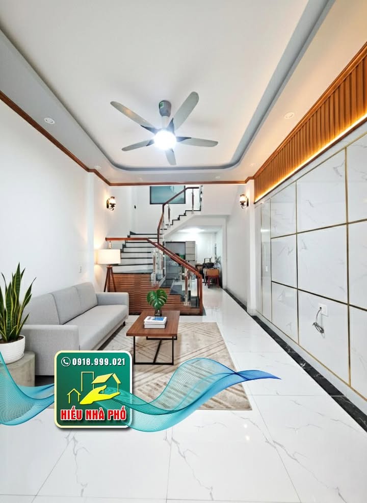 Nhà 3 Tầng 2 Mặt Tiền P. Bắc Giang - 54m² - 3.x Tỷ - Sẵn Sàng Ở Ngay