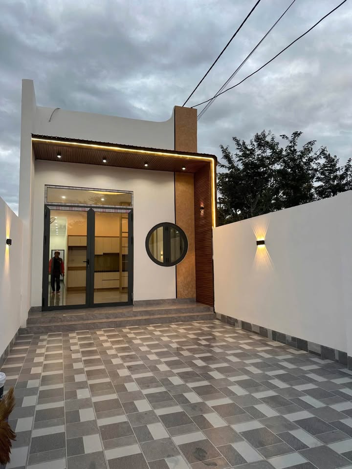 Nhà Góc 2 Mặt Tiền Đường Nhựa Buôn Ma Thuột - 125m² Giá 1.79 Tỷ