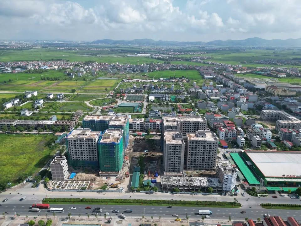 Đất Nền KĐT Tùng Bách 104m² - Sổ Hồng Sẵn Sàng - Giá 5.x Tỷ