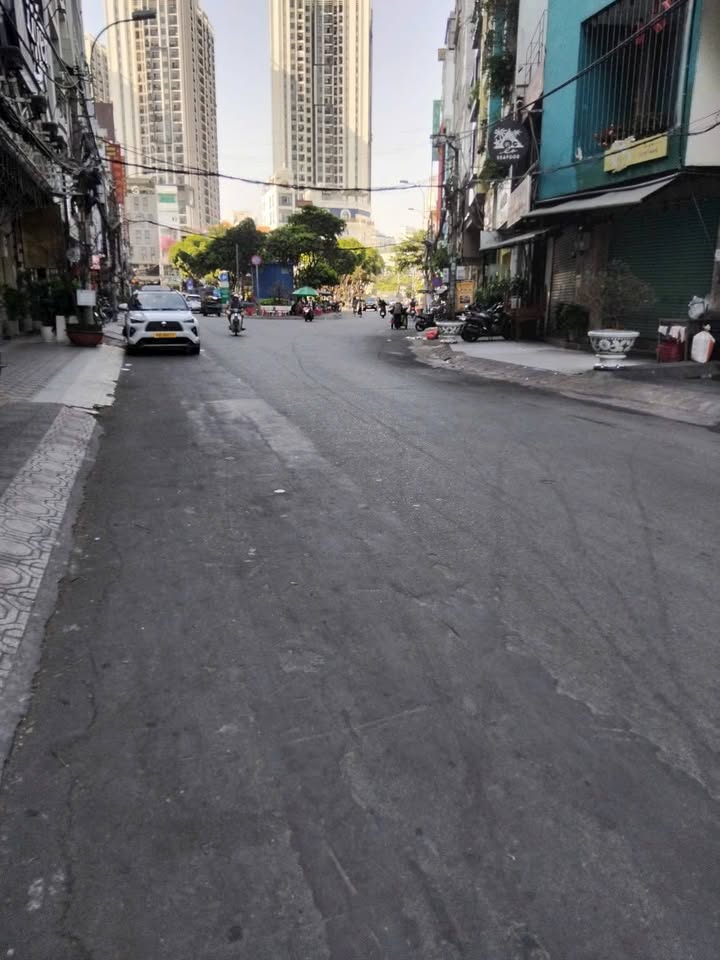 Nhà Quận 10 140m² gần Cao Thắng, 22 tỷ - Ô tô vào tận nhà!