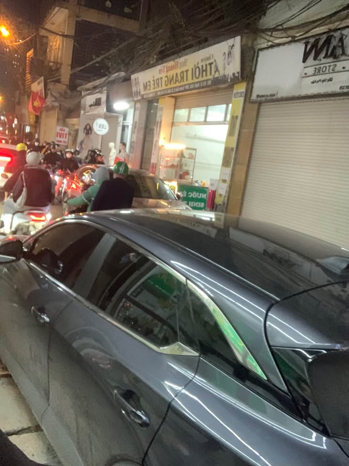 Nhà Thang Máy Xuân Đỉnh 33m² - Ô tô lùi cửa - Giá hơn 8 tỷ