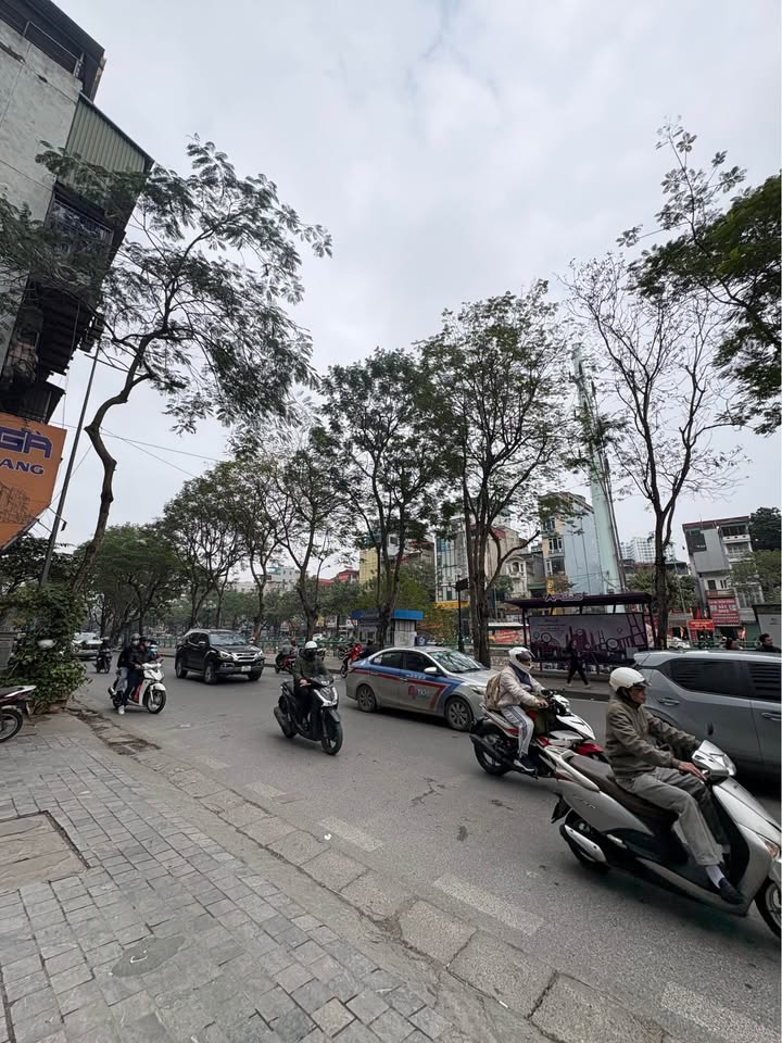 Cho thuê Mặt phố Kim Ngưu, 30m² - Kinh doanh đắc lợi, view thẳng xuống phố