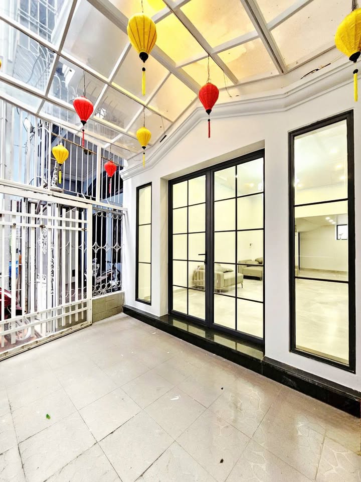 Nhà 3.5 Tầng Sân Cổng Riêng Đường Hồ Sen, Lê Chân - 3.87 Tỷ