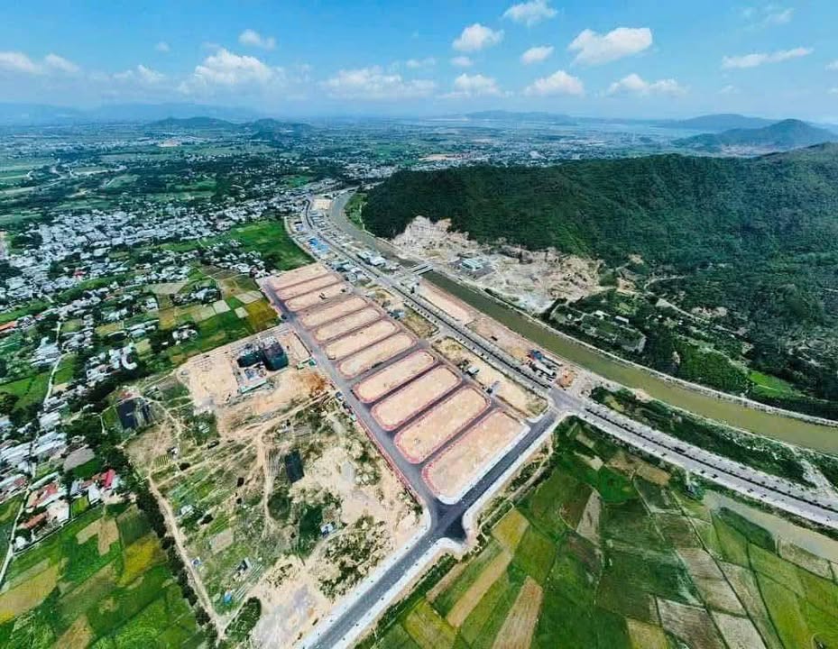 Đất Nền Long Vân Quy Nhơn 100m² - Sổ Đỏ Sẵn Sàng - Giá Đầu Tư 2.15 Tỷ