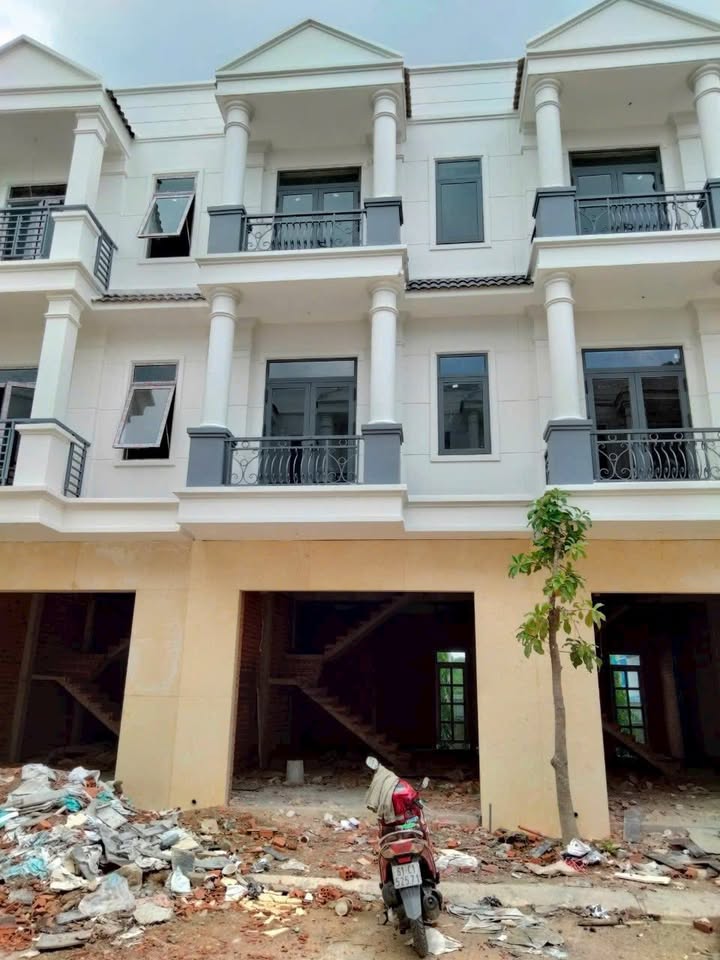 Nhà 3 Tầng Tân Hiệp 60m² - 2 Tỷ - Hoàn Công, Sổ Hồng Sẵn Sàng