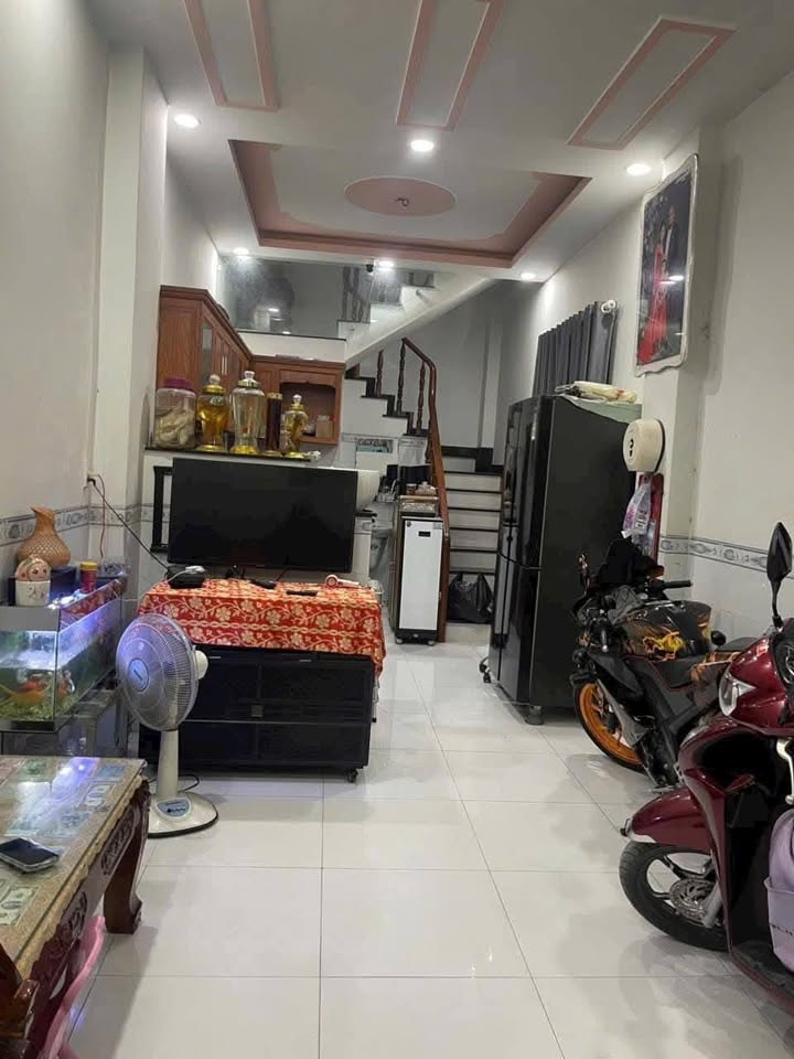 Nhà Lầu Trệt Khu Phố Đông Ba, Dĩ An - 40m² Giá 1.2 Tỷ